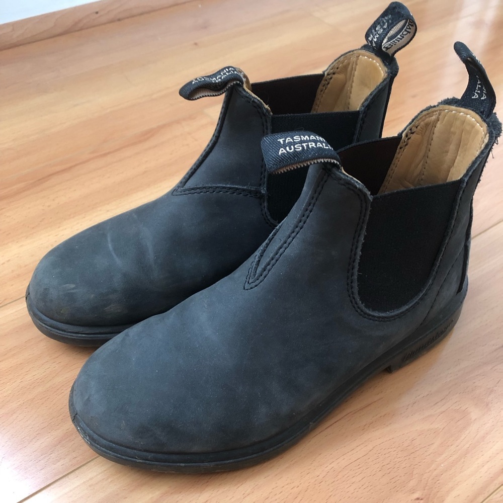 Rustic Black Blundstones